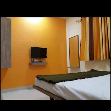 Vrundavan Hotel And Lodging Akalkot 외부 사진